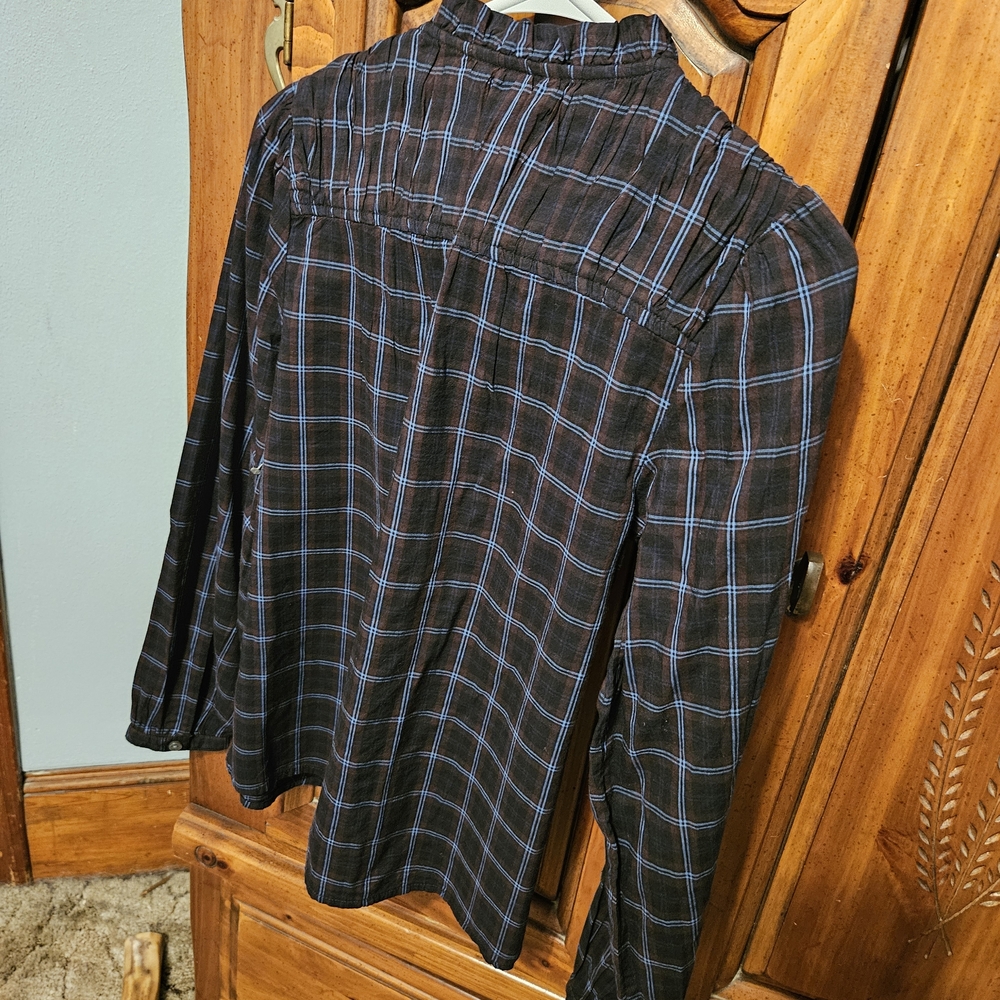 Time and Tru Plaid Button-Down Shirt - Black and Blue - Picture 3 of 3